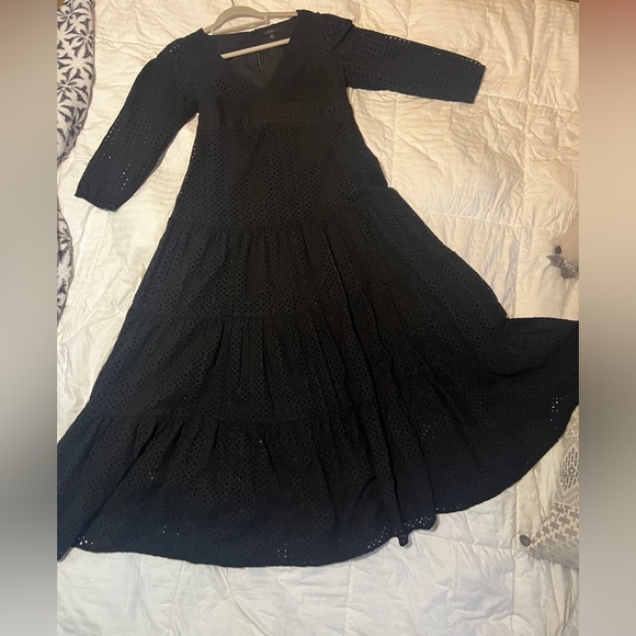 Dresses - Picture 3 of 6